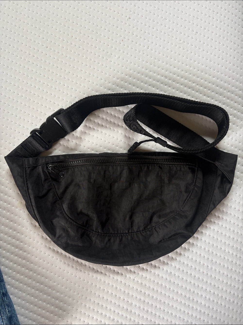 BAGGU Crescent Fanny Pack - Picture 3 of 7